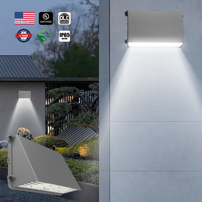 ตัดเต็ม Off Street Outdoor Wallpack Lamp กันน้ํา IP65 80W/100W เลือกได้ 277V 347V 480V LED Wall Pack Light